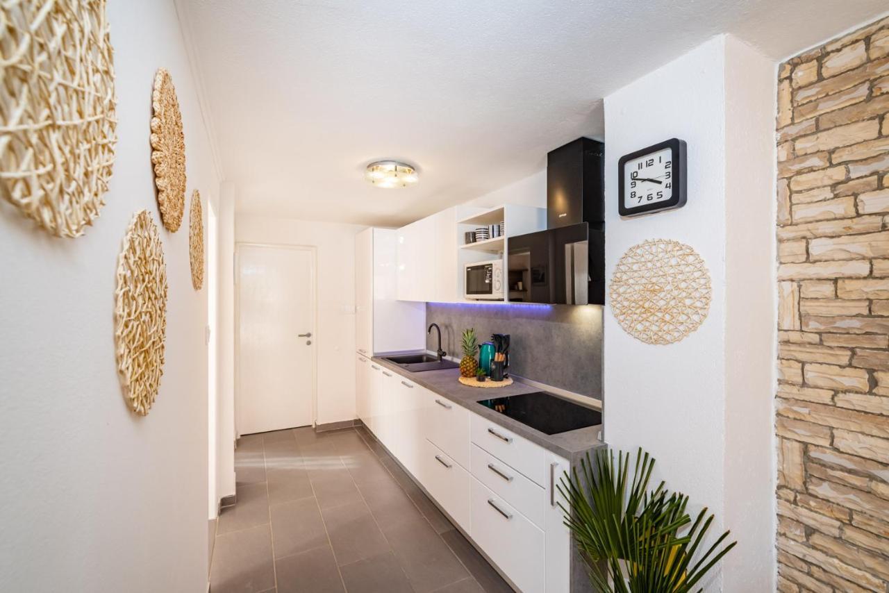Maia Lena Apartment Jasenice  Exterior foto