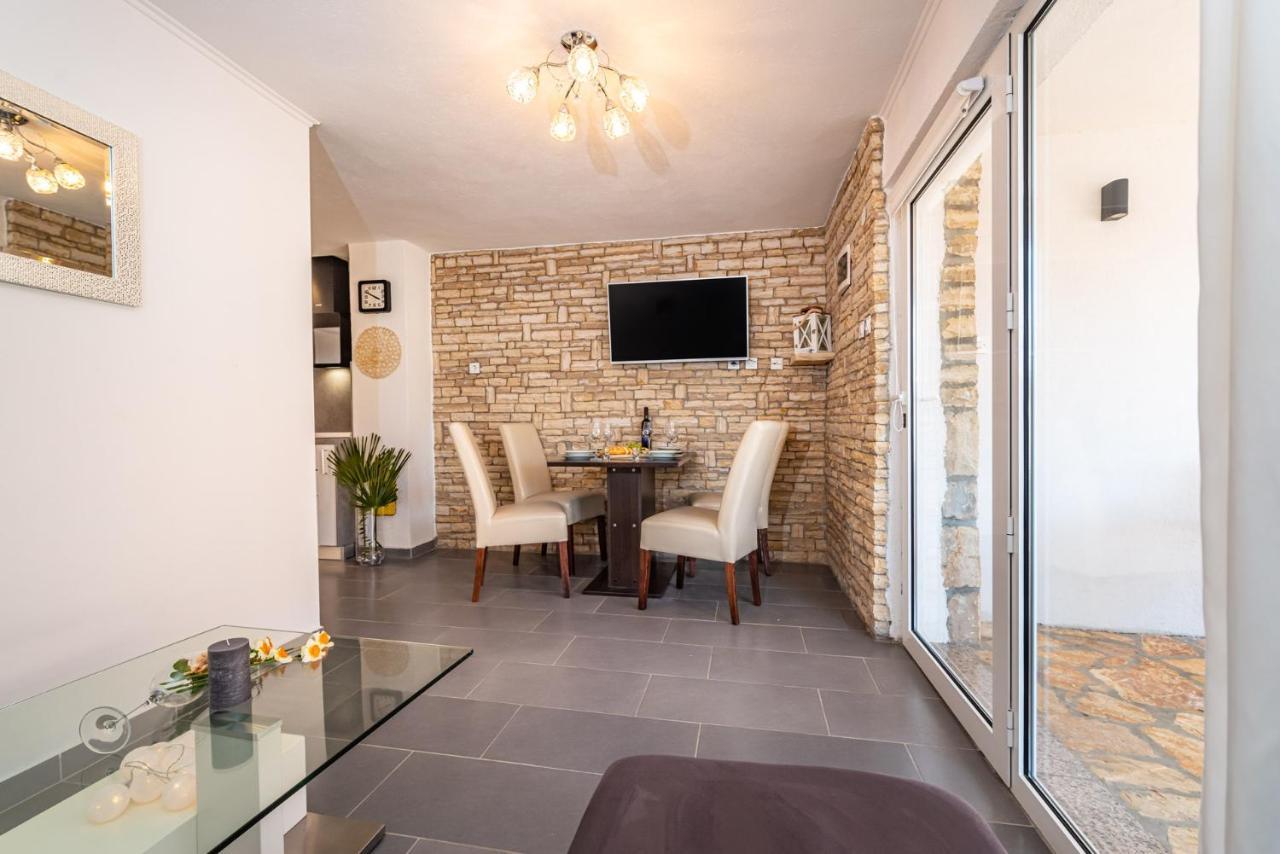 Maia Lena Apartment Jasenice  Exterior foto